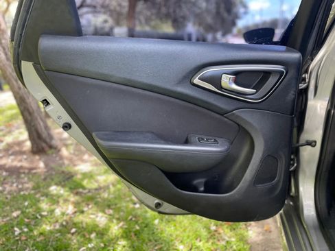 Used 2015 Chrysler 200 Limited w/ Convenience Group FWD image 31