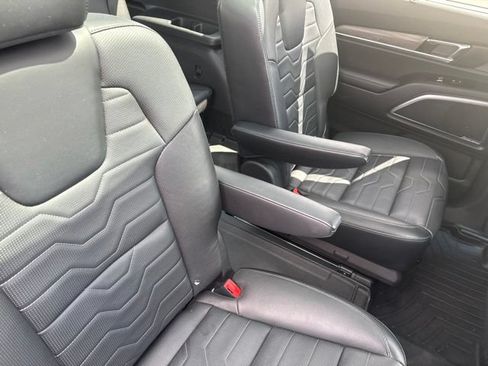 Used 2022 Kia Telluride SX w/ SX Prestige Package AWD/4WD image 18