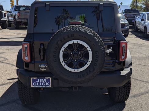 New 2025 Ford Bronco Outer Banks w/ Sasquatch Package image 3