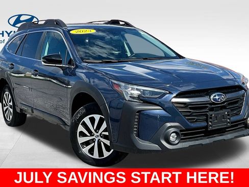 Used 2023 Subaru Outback Premium AWD/4WD image 3