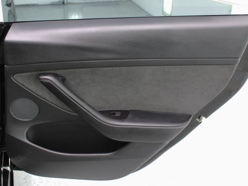 Used 2021 Tesla Model 3 Performance image 43