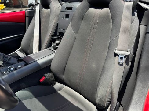 Used 2016 MAZDA MX-5 Miata Club RWD image 16
