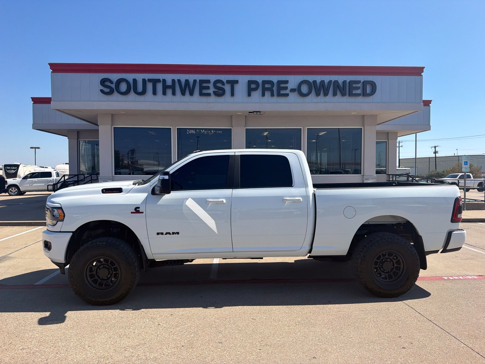 Used 2024 RAM 2500 Big Horn w/ Night Edition AWD/4WD image 8