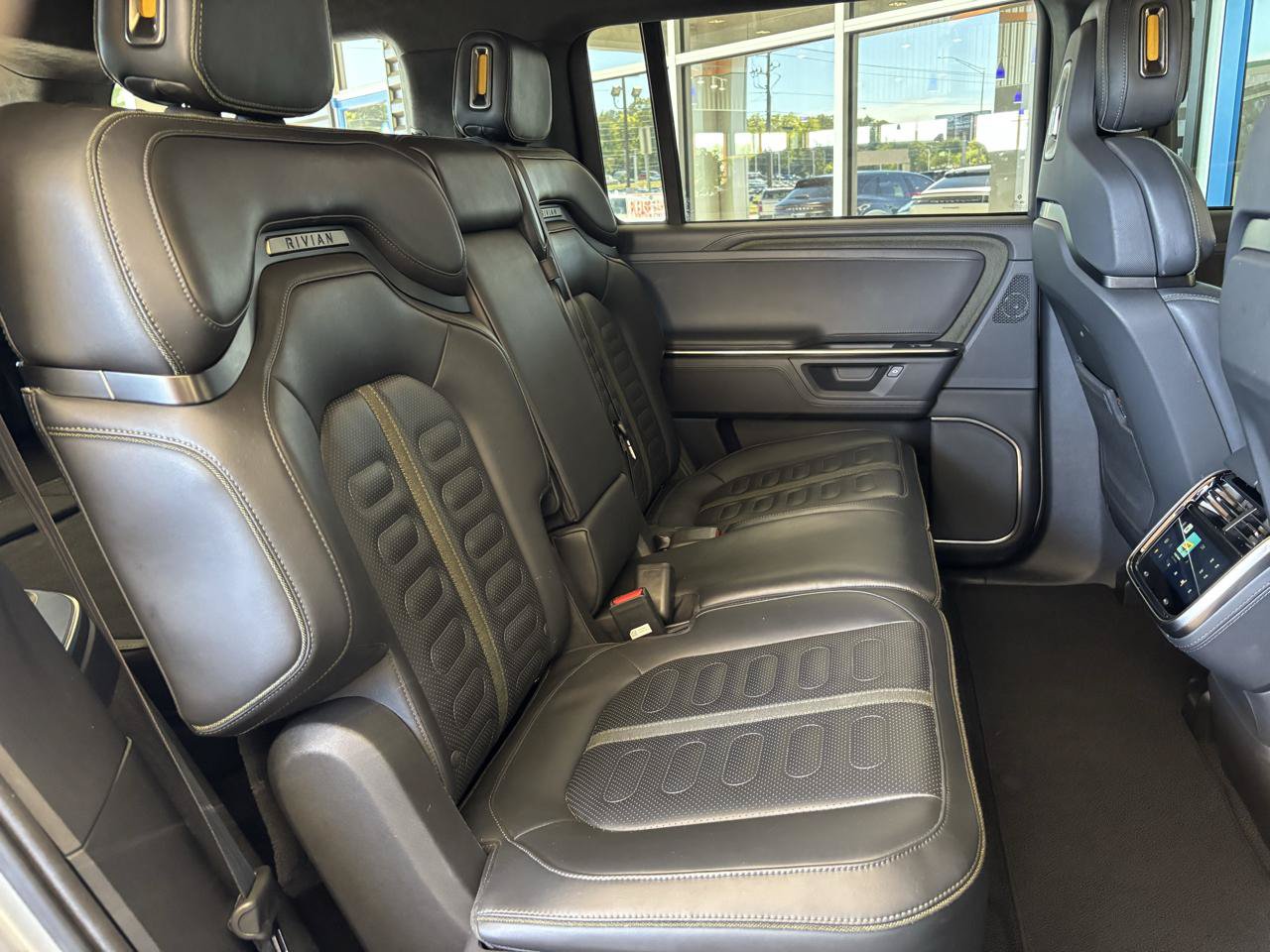 Used 2025 Rivian R1S Adventure Dual AWD/4WD image 21