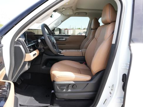 New 2026 INFINITI QX80 Luxe image 17