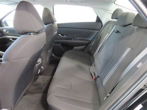 Used 2024 Hyundai Elantra SEL w/ Convenience Package FWD image 30