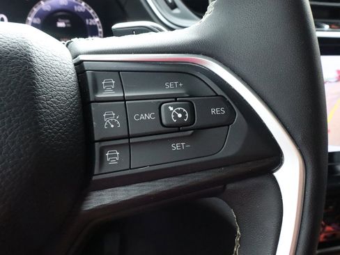 Used 2023 Jeep Grand Cherokee Altitude image 29