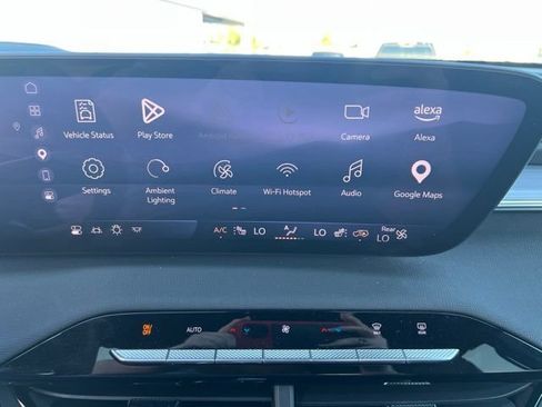 Used 2025 Buick Enclave Preferred FWD image 21