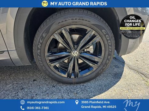 Used 2023 Volkswagen Atlas SEL R-Line AWD/4WD image 31