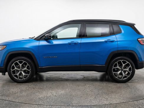 Used 2025 Jeep Compass Limited AWD/4WD image 5