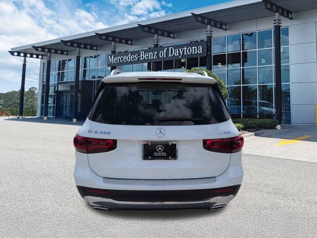 Used 2021 Mercedes-Benz GLB 250 4MATIC image 5
