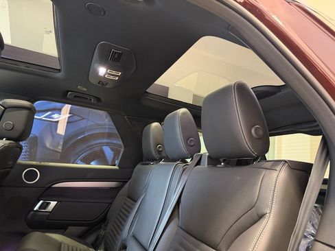 New 2026 Land Rover Discovery Limited Edition AWD/4WD image 11