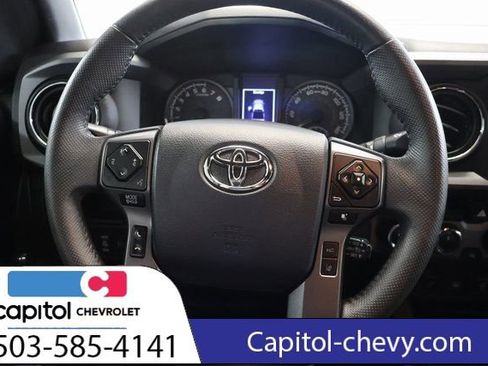 Used 2018 Toyota Tacoma TRD Sport AWD/4WD image 16