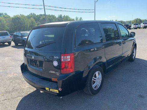 Used 2010 Dodge Grand Caravan SE w/ Climate Group image 6