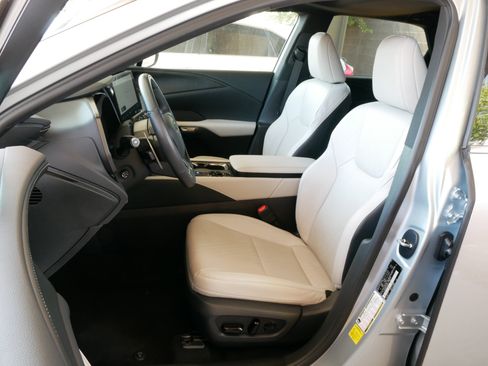 Certified 2025 Lexus RX 350 w/ Convenience Package AWD/4WD image 2