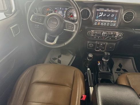 Used 2020 Jeep Wrangler Unlimited Sahara AWD/4WD image 23