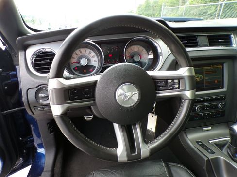 Used 2010 Ford Mustang GT RWD image 12