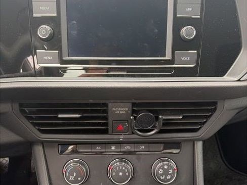 Used 2021 Volkswagen Jetta S image 7