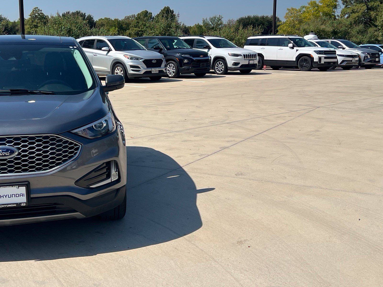 Used 2024 Ford Edge SEL w/ Convenience Package AWD/4WD image 3