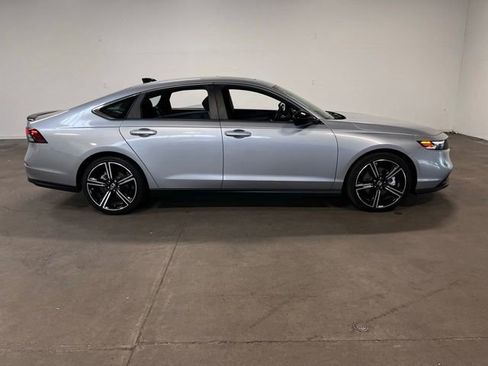 Used 2023 Honda Accord Sport image 2