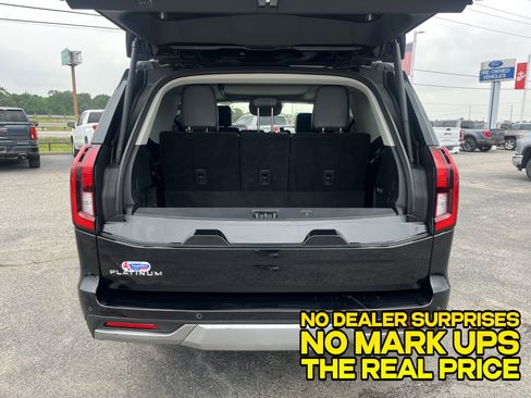 Used 2025 Ford Expedition Platinum AWD/4WD image 5