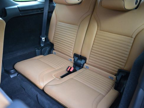 Used 2018 Land Rover Discovery HSE AWD/4WD image 16