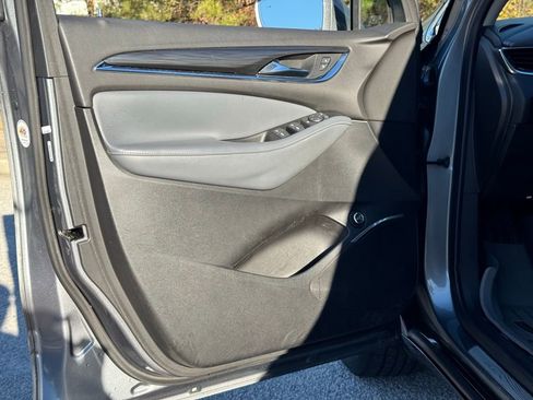 Used 2019 Buick Enclave Essence image 21