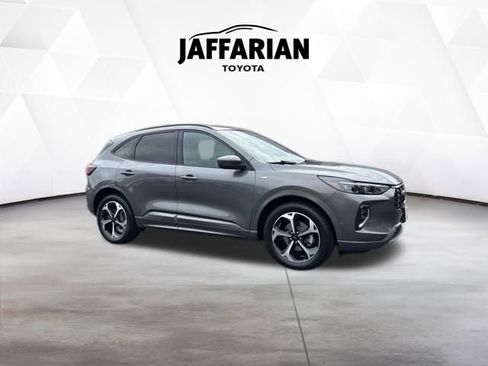 Used 2023 Ford Escape ST-Line Elite w/ Premium Technology Package image 2