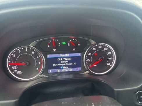 Used 2023 GMC Acadia SLT image 30