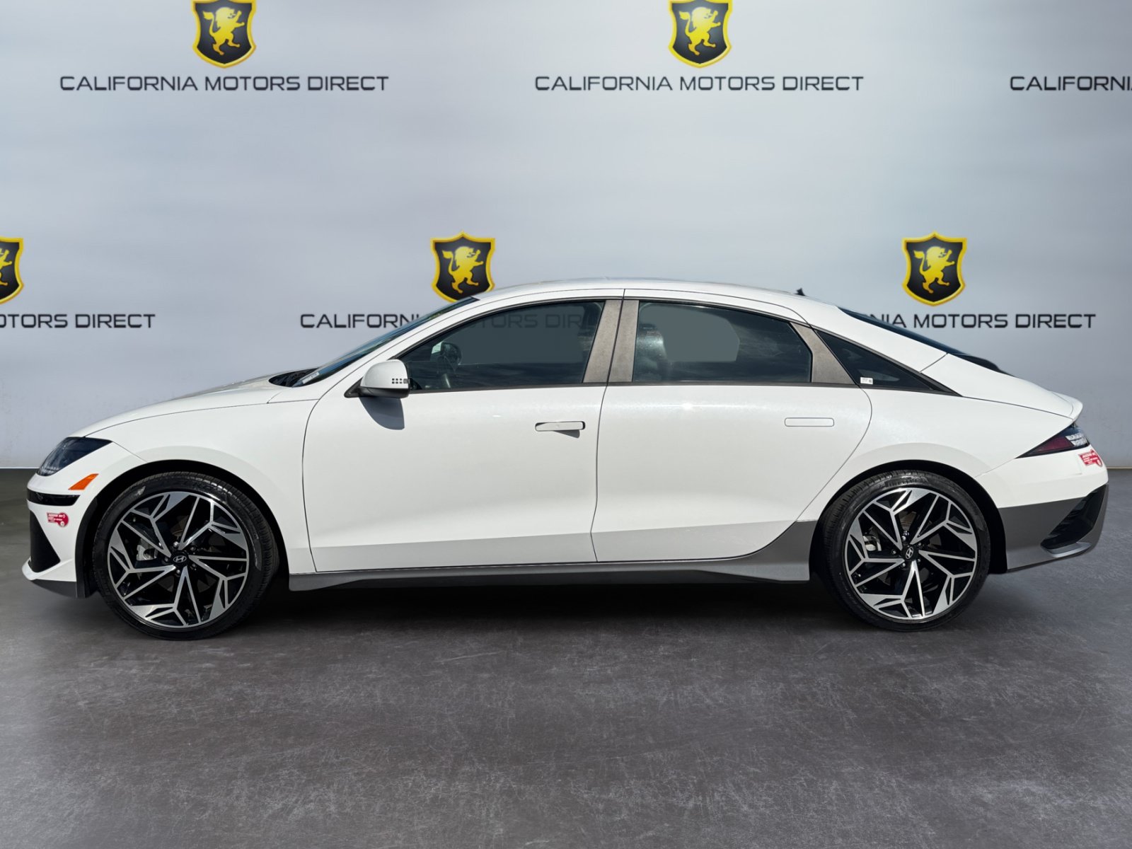 Used 2023 Hyundai Ioniq 6 SEL RWD image 2