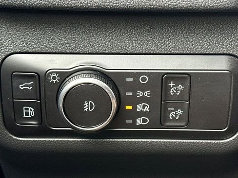 New 2025 Ford Escape SE image 23