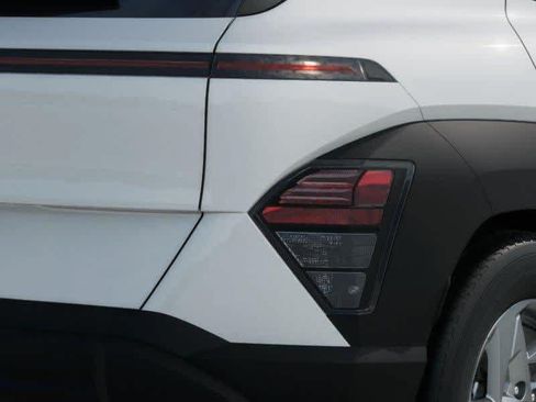 Used 2026 Hyundai Kona SE FWD image 19