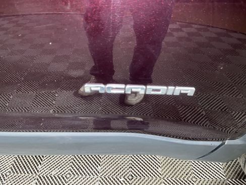 Used 2017 GMC Acadia SLT image 11