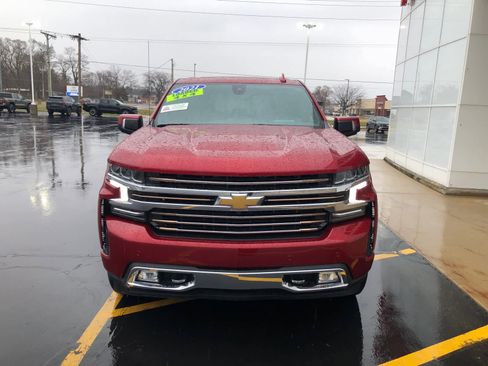Used 2021 Chevrolet Silverado 1500 High Country w/ Technology Package image 2