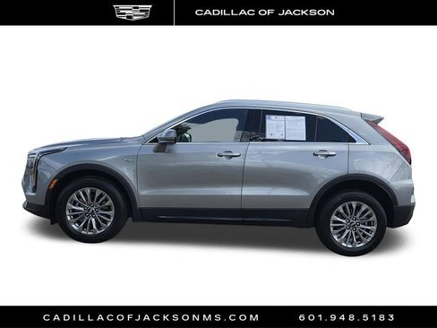 Used 2025 Cadillac XT4 Premium Luxury FWD image 8