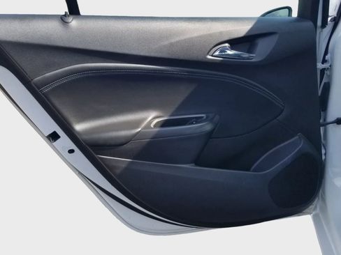 Used 2017 Chevrolet Cruze Premier FWD image 11