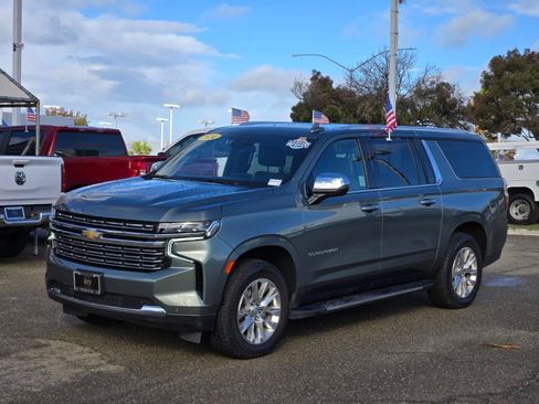 Used 2024 Chevrolet Suburban Premier AWD/4WD image 21
