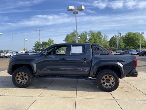 Used 2025 Toyota Tacoma 4x4 Double Cab Hybrid image 7