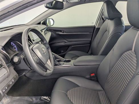 Used 2024 Toyota Camry SE w/ Convenience Package image 9