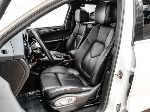 Used 2017 Porsche Macan S image 29