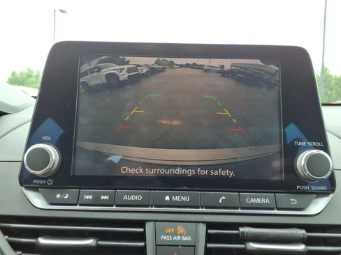 Used 2020 Nissan Altima 2.5 S FWD image 12
