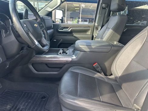 Used 2024 Chevrolet Silverado 2500 LTZ w/ LTZ Convenience Package AWD/4WD image 7