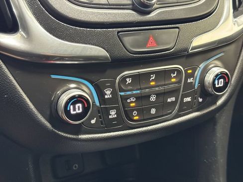 Certified 2018 Chevrolet Equinox LT FWD image 19