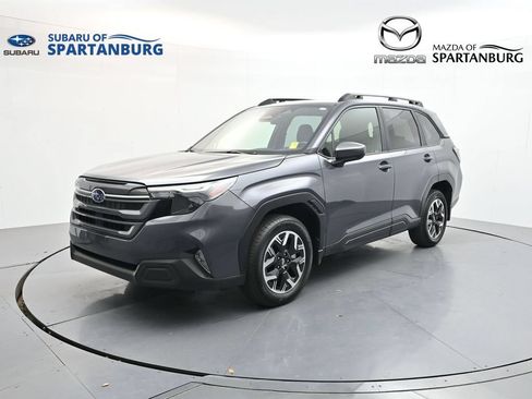 Certified 2025 Subaru Forester Premium w/ Convenience Package #1 AWD/4WD image 3