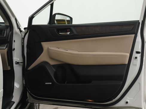 Used 2017 Subaru Outback 2.5i Limited image 9