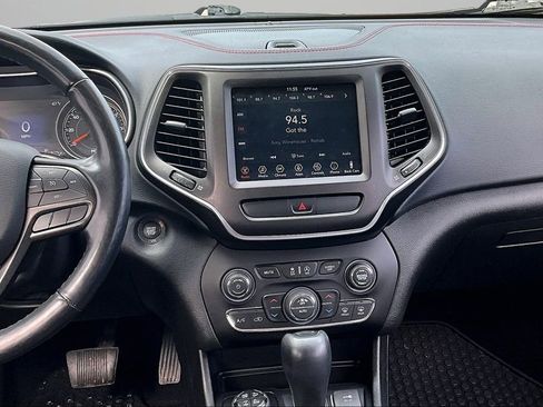 Used 2020 Jeep Cherokee Trailhawk w/ Comfort & Convenience Group image 9