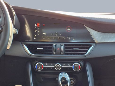 New 2025 Alfa Romeo Giulia w/ Veloce Package Rwd image 11