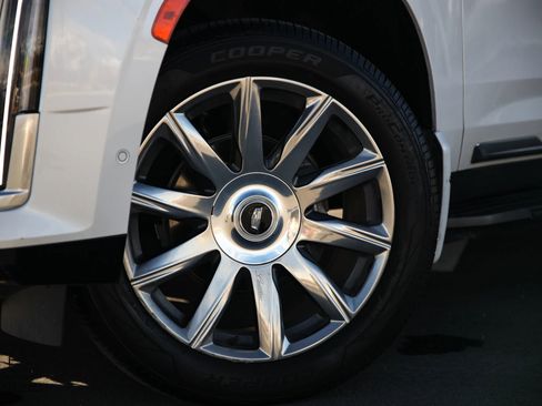 Used 2021 Cadillac Escalade ESV Premium Luxury Platinum image 8