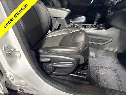 Certified 2021 Jeep Cherokee Latitude Plus AWD/4WD image 43