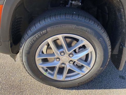 New 2025 Jeep Grand Cherokee Laredo X w/ Luxury Tech Group I image 15